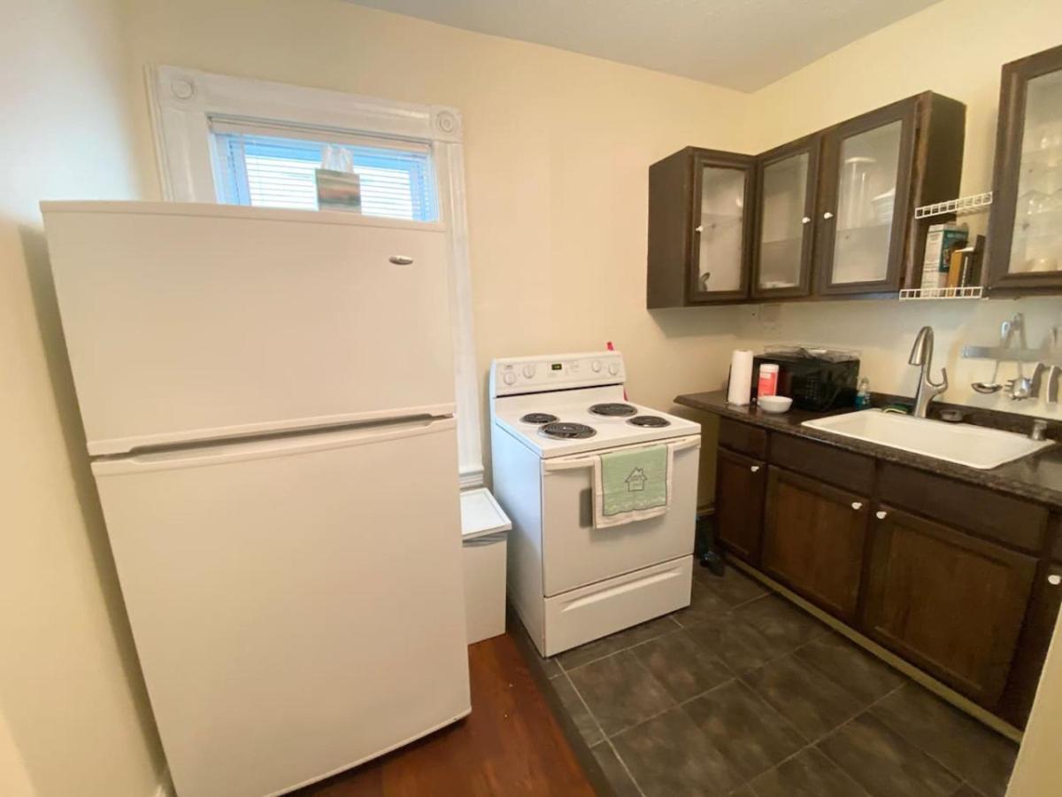 Nice Room Near Whole Foods, Brown University Large Sunny Room Near Whole Foods, Brown University With Shared Bathroom And Kitchen Providence Exterior photo